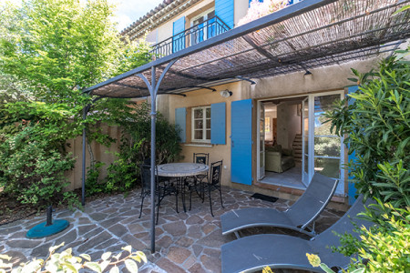 Les Domaines de Saint-Endreol die Terrasse am Townhouse